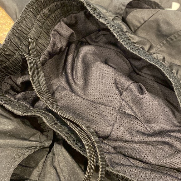 Under Armour Black Lined Pants, Warm Up Joggers or Sweatpants Large - Picture 7 of 17